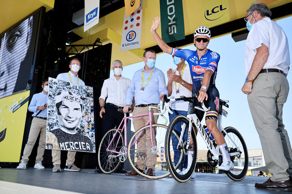 L'émouvant hommage du Tour de France à Poulidor et MVDP